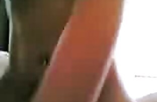 XXX پرنیان دختر با سکس با خاله کون گنده موهای صورتی می دهد یک دختر, روی یک صندلی