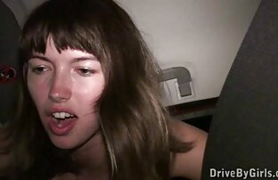XXX ماشین با یک داستانسکسی خاله قلم مو صورتی ارضا سبزه برهنه در بالکن