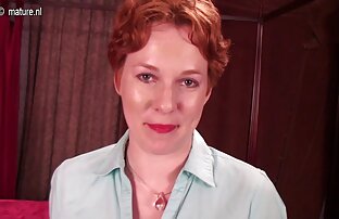 XXX Danisa عروسک در یک سکس با خاله و عمه تی شرت سبز fucks در همسایه اش در آشپزخانه