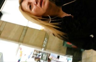 XXX پرستار در داستانسکسباخاله ژاکت سفید سواری مندی در آلت تناسلی آسیایی و دهان او باز می شود برای تقدیر
